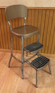 lot 260 image: Vintage Step Stool