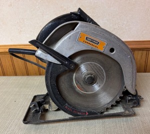 lot 289 image: Sears Craftsman 7 Inch Circular Saw Model 315.11866