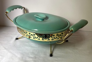 lot 15B image: Gorgeous Mid Century Miramar of California Covered Casserole Dish