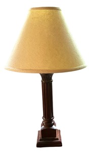 lot 302 image: Stylish Table Lamp