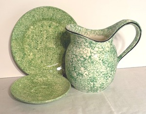 lot 334 image: Vintage Stangl Pottery, Green Caughley Pattern, Tiffany & Co
