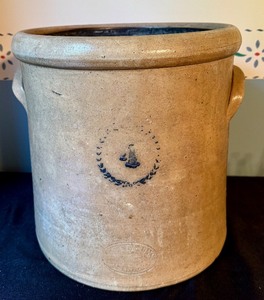 lot 11 image: Vintage J. Perch & Sons Antique 4 Gallon Stoneware Crock