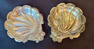 lot 18B image: Pair of Vintage Sterling Silver Shell-Shaped Dishes