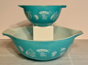 lot 24F image: Set of Two Vintage Pyrex Turquoise Hot Air Balloon Mixing Bowls