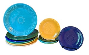 lot 204 image: Set of 11 Vintage Fiesta Dinner and Salad Plates - Multicolor