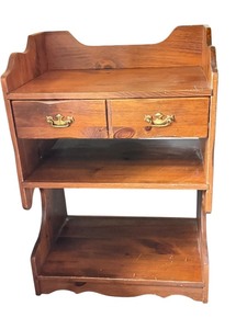 lot 211 image: Vintage Wooden Display Accent Table with Drawers