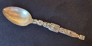 lot 276 image: 5-Inch Sterling Silver Souvenir Spoon with Alaska Totem Pole Design