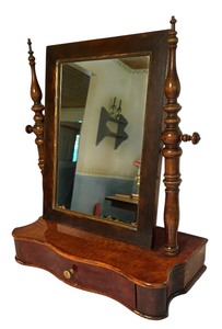 lot 384 image: Antique Mahogany Gentlemens Shaving Mirror with Drawer