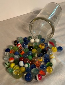 lot 394 image: Collection of Assorted Vintage Glass Marbles