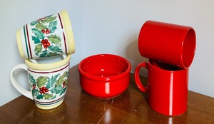 lot 403 image: Pair of Longaberger Coffee Cups, Pair of Red
