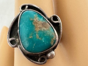 lot 11J image: Vintage Sterling Silver and Turquoise Ring, Size 6