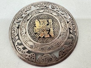 lot 22J image: Vintage Peruvian Brooch with Intricate Design - 1.75 inches
