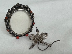 lot 25J image: Vintage Ornate Sterling Frame and Filigree Brooch Set
