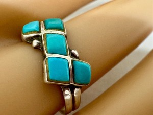 lot 28J image: Vintage Turquoise and Sterling Ring, Size 7