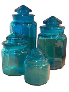 lot 40 image: L.E. Smith Teal Blue Aquamarine Paneled Glass Canisters Set of 4, Turquoise Blue