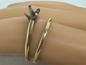 lot 10J image: 14K Yellow Gold Ring Setting