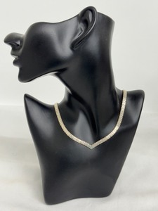 lot 34J image: 18 Italian Sterling Silver Necklace with Textured Link Design