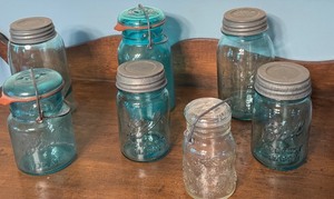 lot 218C image: Set of 7 Vintage Ball Mason Jars with Lids