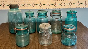 lot 297 image: Set of 8 Vintage Glass Mason Jars with Wire Bails