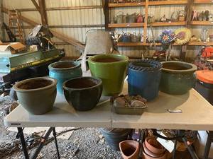 lot 162 image: Assorted Set of 6 Ceramic Planters with River Rocks