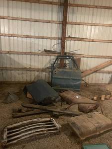 lot 167 image: Assorted Vintage Car Parts including Door and Grille