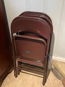 lot 205 image: Set of 4 Meco Brown Metal Folding Chairs