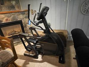 lot 207 image: Matrix E30 Elliptical Machine with Console