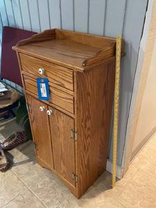 lot 211 image: Oak Bathroom Storage Cabinet with Shelf and Drawer