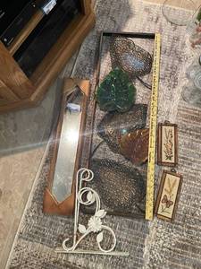 lot 221 image: Decorative Metal Leaf Wall Art and Home Decor Collection
