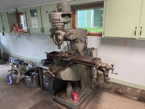 lot 7 image: Bridgeport Milling Machine Model No. 1 12 HP J Head