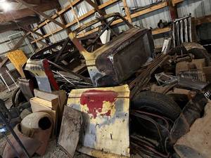 lot 19 image: Vintage Hot Rod Coupe Project Car Chassis and Parts Collection