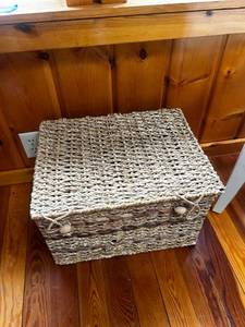 lot 30 image: Woven Seagrass Storage Basket with Lid