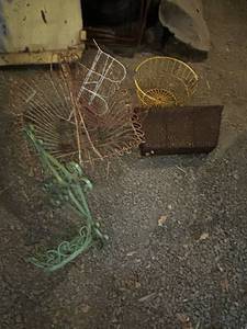 lot 45 image: Collection of Vintage Metal Decorative Pieces