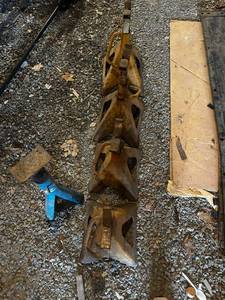 lot 50 image: Set of 4 Heavy Duty Jack Stands and 1 Adjustable Jack