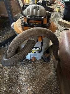 lot 53 image: RIDGID 2-in-1 Blower Vacuum