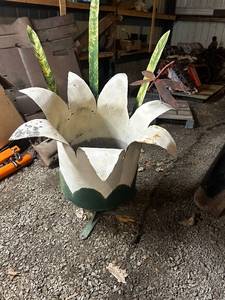 lot 57 image: Large Metal Flower Planter with Decorative Leaves