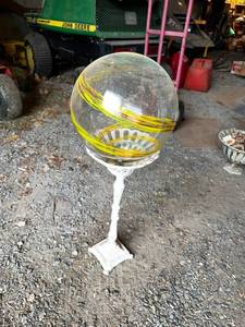 lot 61 image: Vintage Glass Globe on Ornate Metal Stand