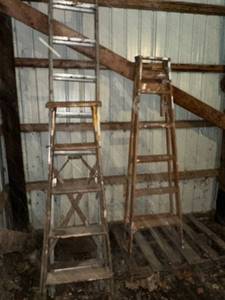 lot 64 image: Set of 2 Used Wooden and Aluminum Step Ladders