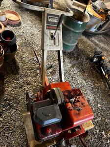 lot 80 image: Montgomery Ward Power Reverse Tiller with Briggs & Stratton 5 HP Engine