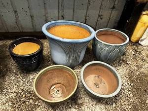 lot 85 image: Lot of 5 Assorted Ceramic Planters with Unique Designs