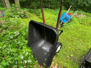 lot 94 image: Used Garden Wheelbarrow with Dual Handles