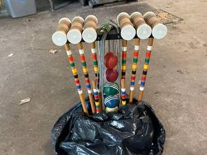lot 146 image: Vintage Croquet Set with 8 Mallets and Balls