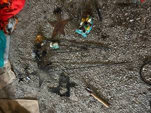 lot 158 image: Collection of Metal Garden Stake Ornaments