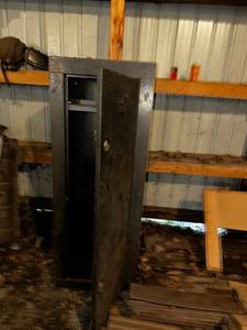 lot 182 image: Homak Firearm Storage Cabinet with Key Lock