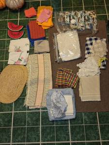 lot 264 image: Assorted Textiles Collection including Towels, Doilies, and More