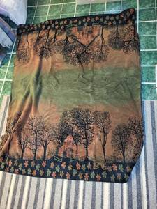 lot 267 image: Collection of 5 Vintage-Style Woven and Printed Blankets