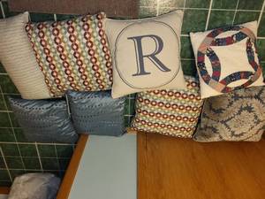 lot 274 image: Collection of Decorative Cushions and Bedding Sets