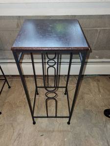 lot 284 image: Set of 3 Metal Stands Wrought Iron Plant Stands and Wire Shelf