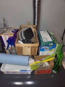 lot 287 image: Assorted Cleaning Supplies, Pads, Heat Mat & Storage Bags