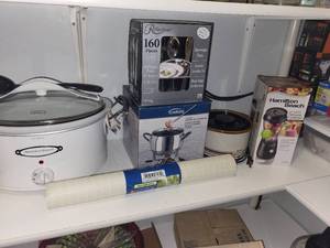 lot 299 image: Kitchen Appliance and Accessory Set Including Hamilton Beach Slow Cooker, Mini Blender, and More